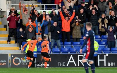 If you are a football person please join the challenge of posting a football photo. Just one picture, no description. Please copy the text in your status, post a picture and look at some great memories/pictures. Missing football so very much!