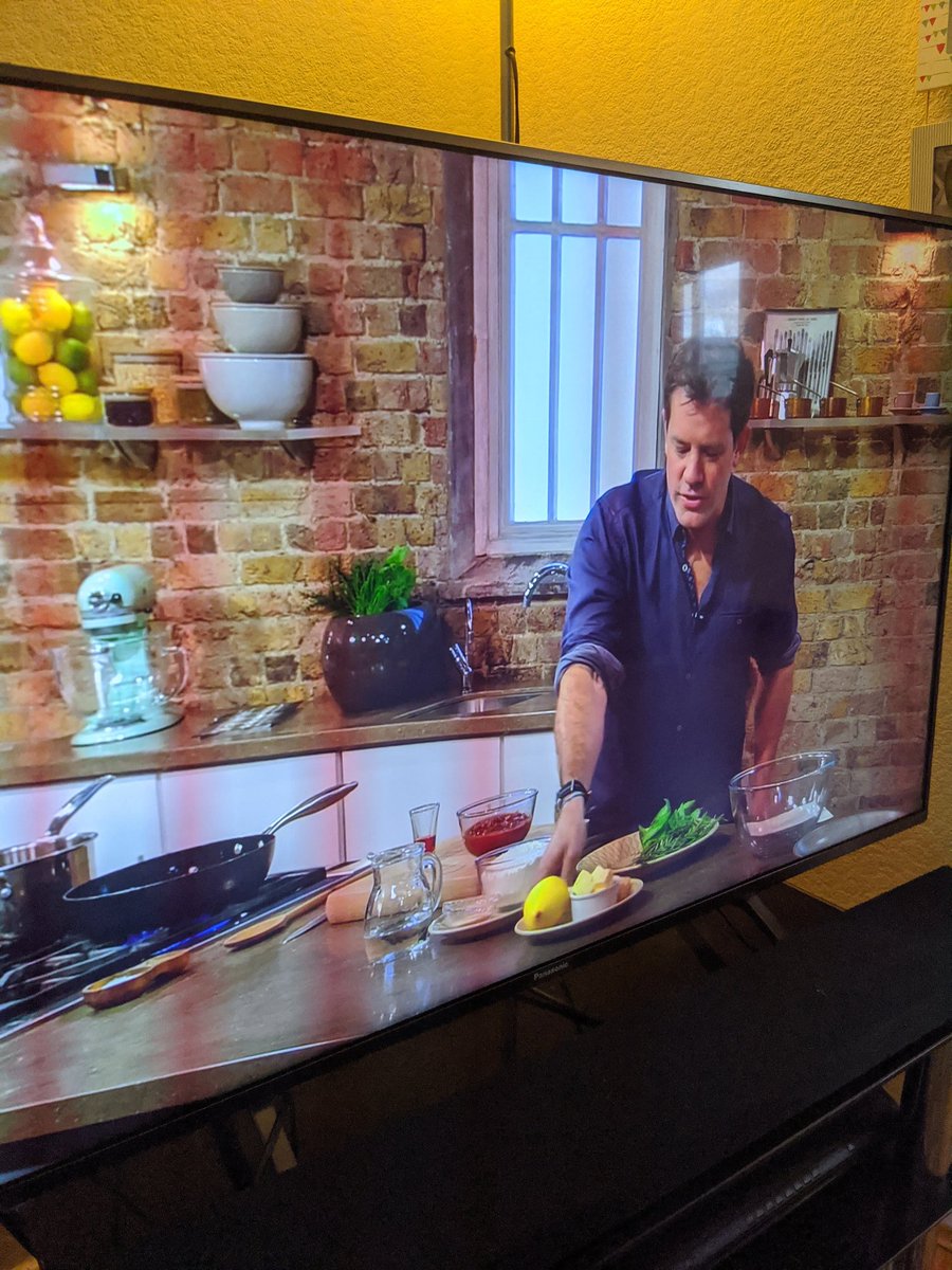Lovely to see <a href="/matt_tebbutt/">Matt Tebbutt</a> &amp; <a href="/SaturdayKitchen/">SaturdayKitchen</a>  still on 🙌🏼 #hallelujah