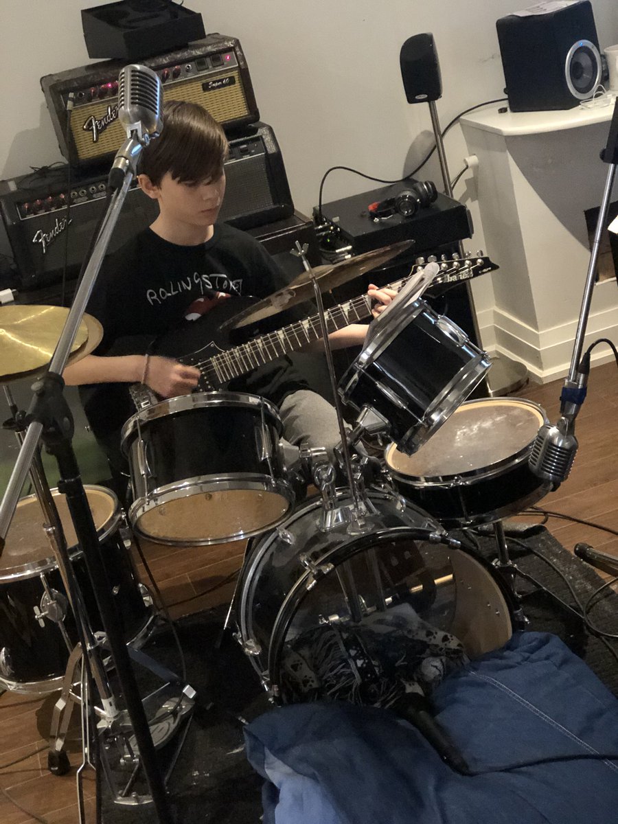 SirMeatball's tweet photo. Music class! Noel learning the basics of recording bed tracks with his new song. @AltonVillagePS #homeschooling #tesla #fender #sure #digidesign https://t.co/89FFzDK0ob