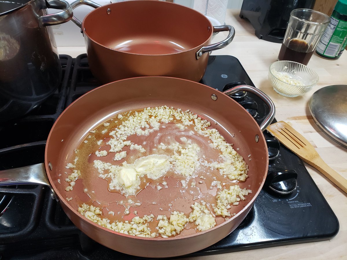ChewPeke's tweet photo. #Drunkkitchen https://t.co/oISBdS7Clo