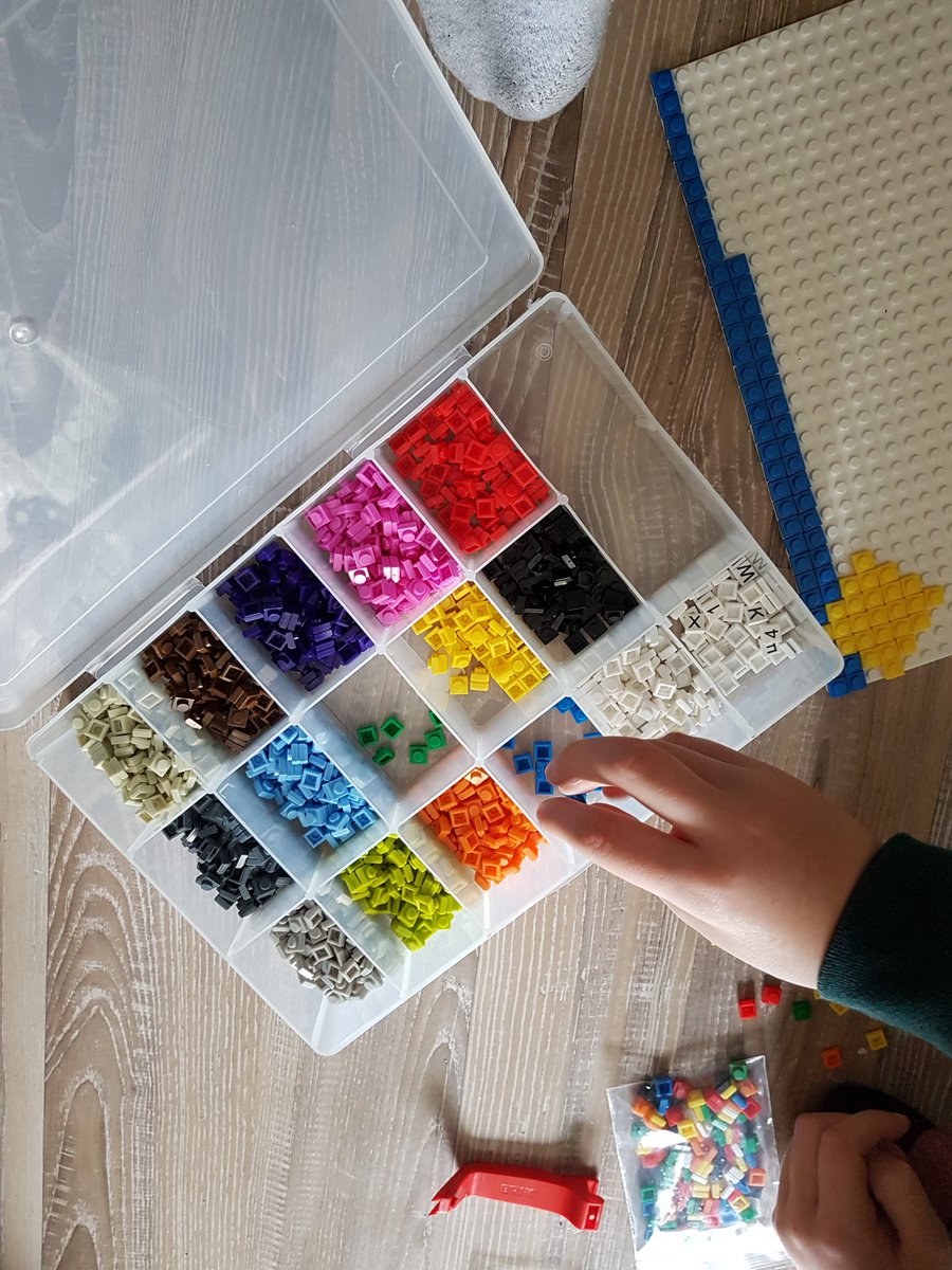 ElliotLibrary's tweet image. Our new Briks arrived.  Easter pictures done!  Thanks @BrikBuild  We could still use a lot more😬.  Empty colours already.