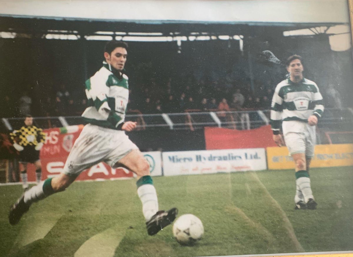 ChrisMalone2's tweet photo. If you are a football person please join the challenge of posting a football photo. Just one picture, no description. Please copy the text in your status, post a picture and look at some great memories/pictures. https://t.co/CL9gtegQVG