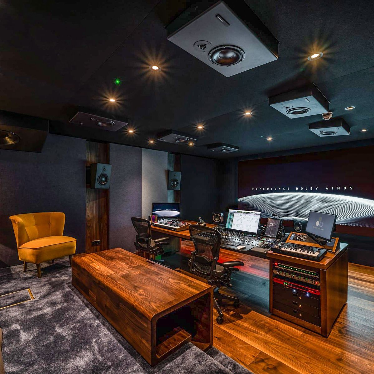 Avid's tweet image. 🔊 Avid S6 at String and Tins

📷 instagr.am/stringandtins
▶️ avid.com/s6
⠀
#dolbyatmos #avids6 #audiopost #daw #protools #avid