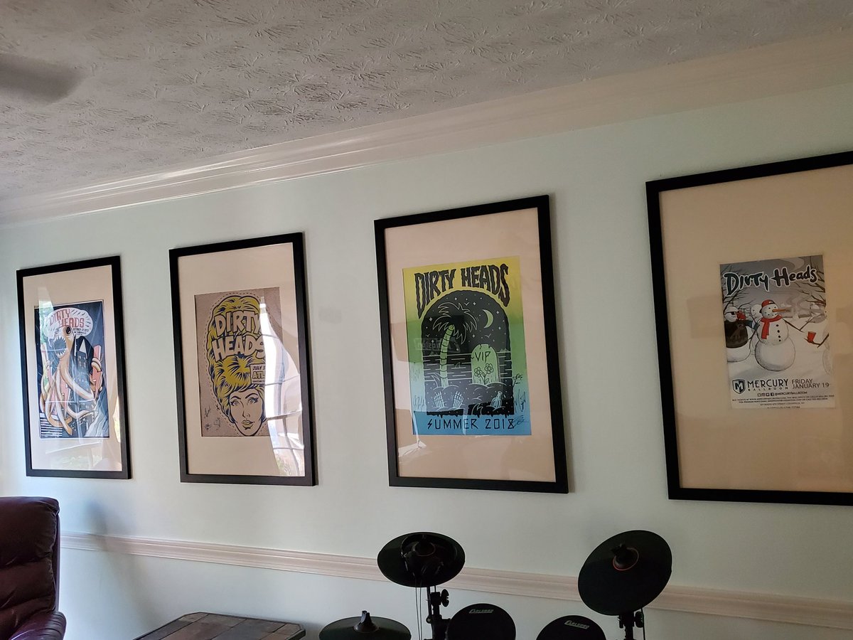 FrenchTami2's tweet photo. Finally got all my posters framed and hung and our signed shirts in shadow boxes.  @dirtyheads @NewKingstonLive https://t.co/NQ8TJr75C7