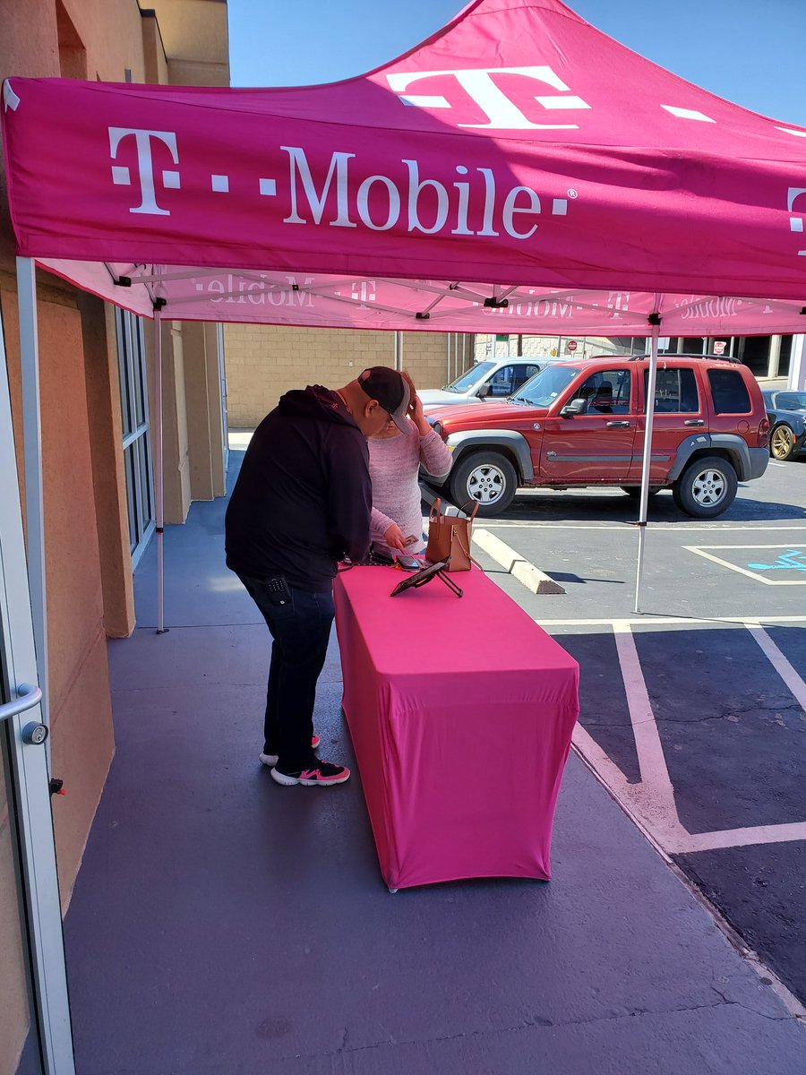 DVillasenorJr's tweet photo. Proud of my Team for helping serve anyway we can...under a tent, truck side or in the store..whatever our customer feels comfortable with while staying safe! #socialdistancing #magentastyle @JonFreier @Vizcaino9 @SamSindha @FrankAkers https://t.co/fYyfyGV6eG