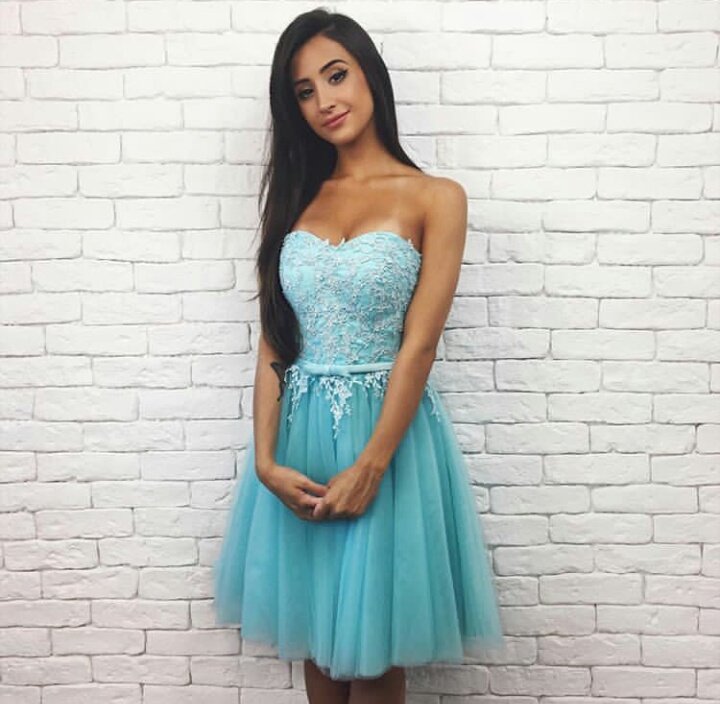 Marinaa_Lua's tweet photo. Escolhi a época da minha infância e me obriguei a caber em um dos meus vestidos de princesa
Ele chegava quase nos meus pés kkkk acho que cresci
#TimeTravelParty https://t.co/GLiQcakRGZ