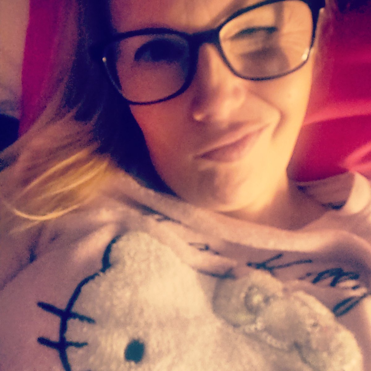 carolinaspinker's tweet photo. I've changed Minnie for Kitty haha
#goodnight #pyjama #minnie #minniemouse #kitty #hellokitt #goingtosleep #blondegirl #IStayAtHome https://t.co/5lq43xwrTO