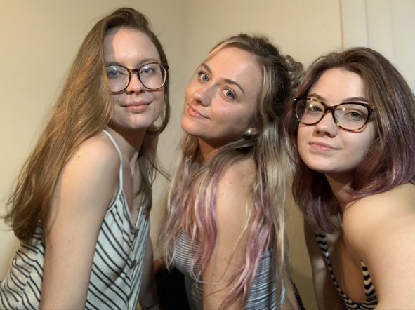 Mirdawg00's tweet photo. Gal Pals ✨ https://t.co/a5qIcdEBhH