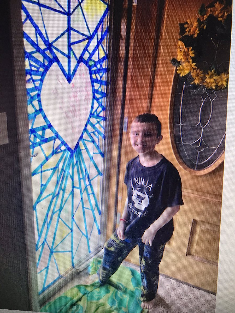 kdero2477's tweet photo. Spreading cheer and love in Lynnfield!💙💛 Well done my precious friend! #WeGotThis #LoveThyNeighbor @MrsWyland_HHS @LPS_Tremblay @CPerrySTEM #projectbasedlearning https://t.co/2lXicQG5cX