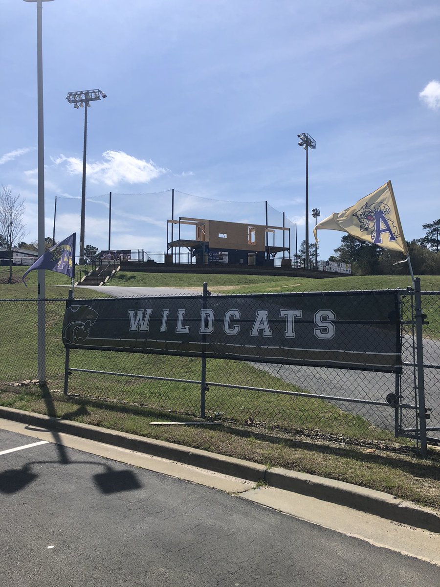 CoachBaileyJHS's tweet photo. Check it out! Our new press box is getting closer to being done. Let’s go!
#TheHill
#NewPressBox https://t.co/D9Lz8Jih81