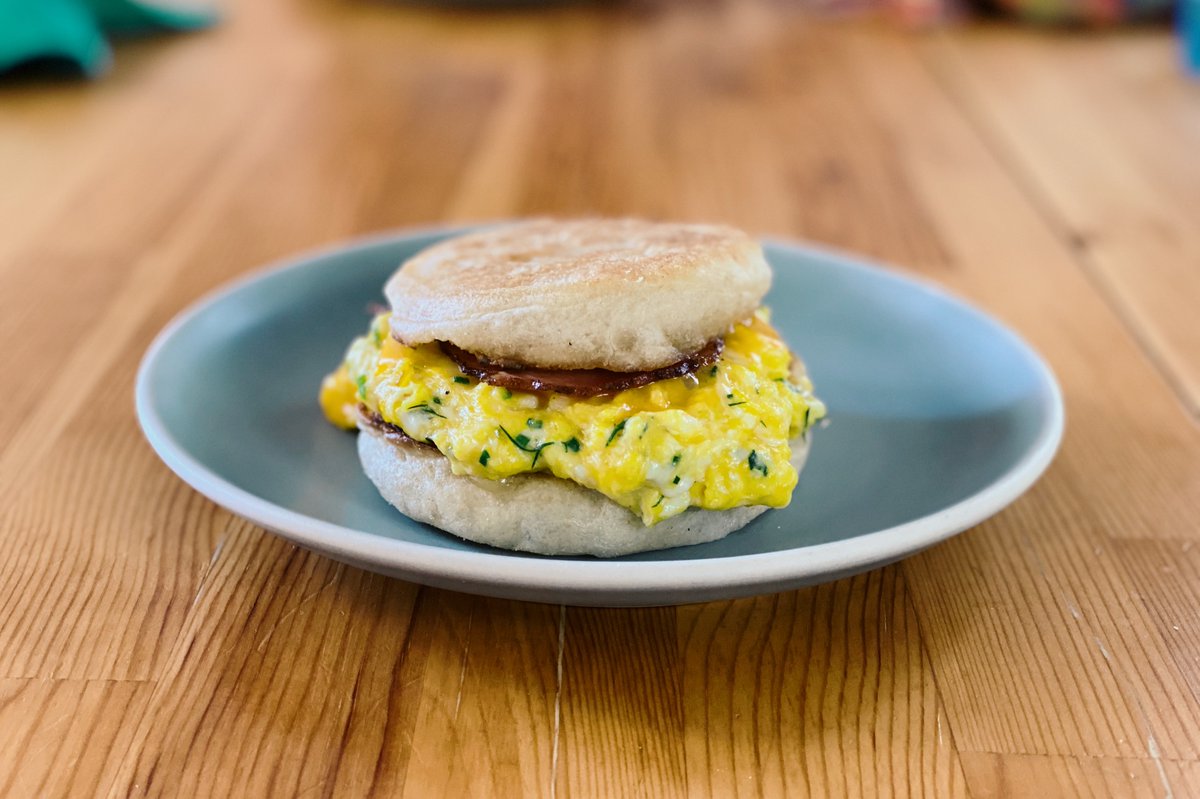 breakfastsando's tweet photo. Dill and chive scrambled eggs with Black Forest ham and Colby jack on English muffin https://t.co/zf5Jp7GK1E