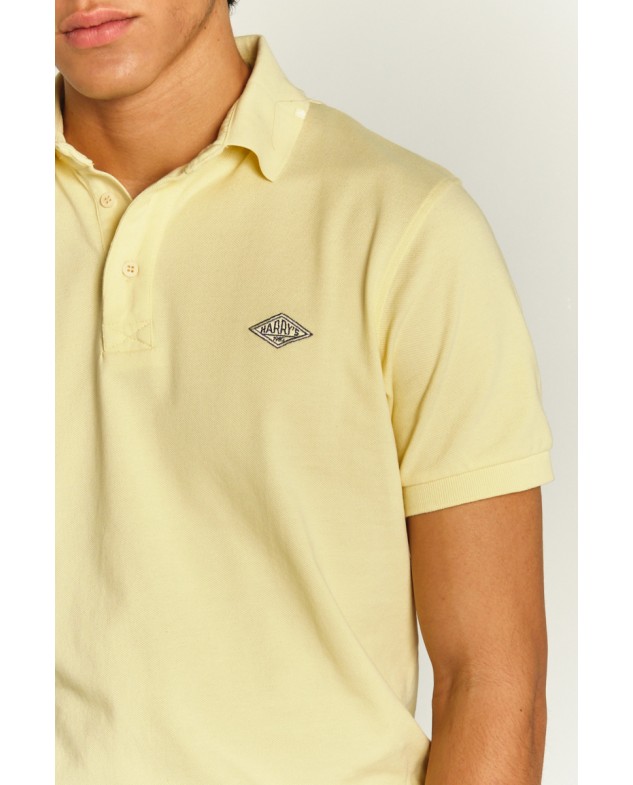 Nuestros polos tienen detalles que los hacen únicos. 

Y con el 50% de descuento están volandos. DIsponibles en 7 colores 👉 harrys1982.com/es/coleccion-p…

#HARRYS