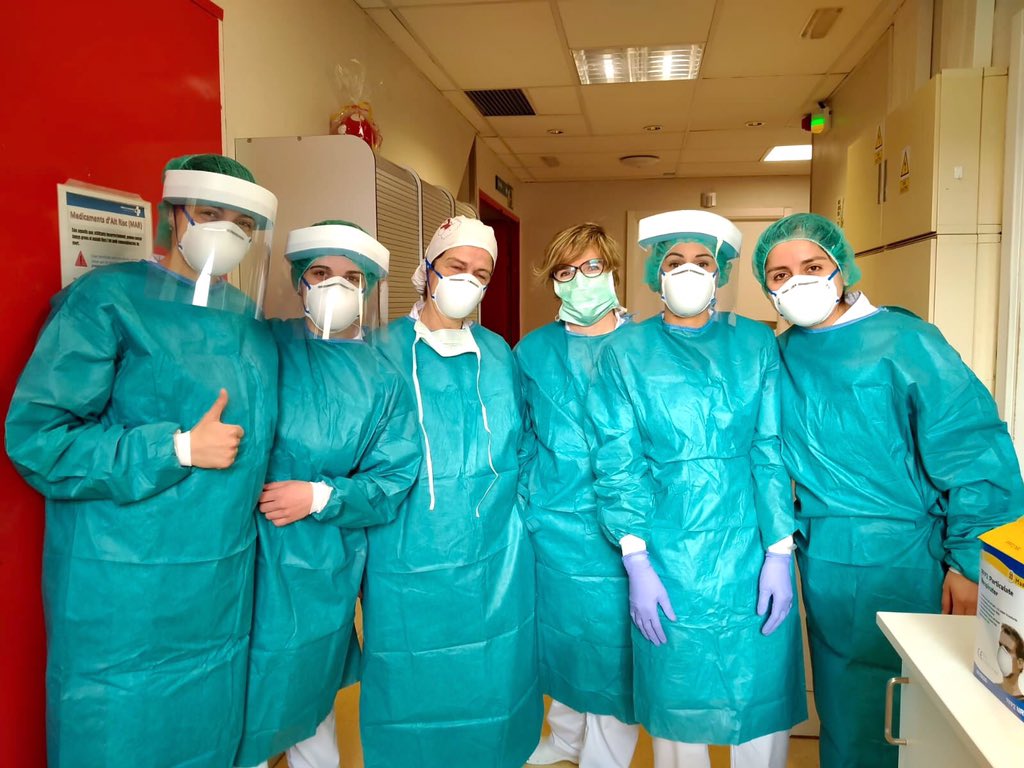 HospCampdevanol's tweet photo. 🔵Avui des de l’@HospCampdevanol i l’ABS volem enviar un missatge d’ànim als nostres companys que s’estan recuperant a casa!

🔹Esperem que us recupereu ben ràpidament perquè us trobem a faltar! ♥️

🔹Força i ànims!! 
#totaniràbé https://t.co/kPPtsE8KQI
