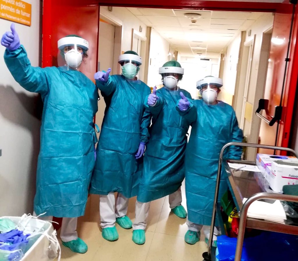 HospCampdevanol's tweet photo. 🔵Avui des de l’@HospCampdevanol i l’ABS volem enviar un missatge d’ànim als nostres companys que s’estan recuperant a casa!

🔹Esperem que us recupereu ben ràpidament perquè us trobem a faltar! ♥️

🔹Força i ànims!! 
#totaniràbé https://t.co/kPPtsE8KQI