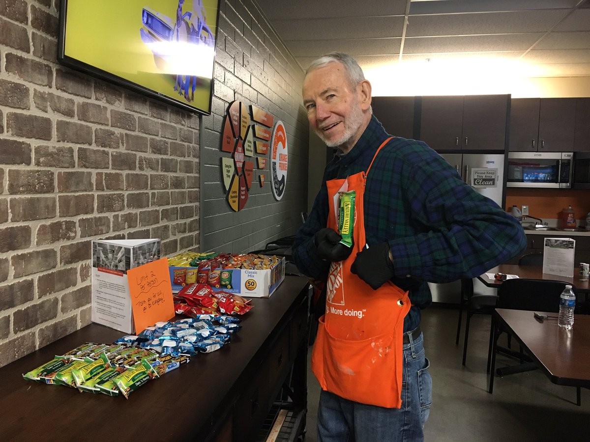ReemRan3's tweet photo. Celebrating Success Sharing @hd_2727 and recognizing our amazing associates for their hard work and commitment during thus difficult time. We appreciate you all. @JuanitaQ1 @XKerrigan @BarryStevenson6 @SallyGansior @HosinskiKelly @srsmith134 https://t.co/kbHqiIrEss