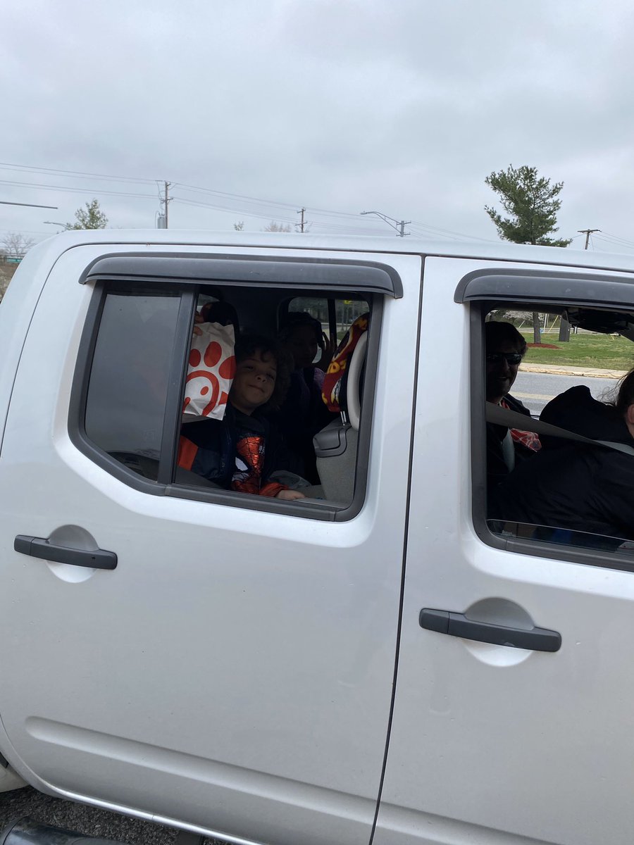 PGCPSPartners's tweet image. Drive by TODAY, 3-5pm, our #PGCPSPartner @DH_ChickfilA 👏🏽to receive your  #GrabAndGo chicken sandwiches/chips to families of their @pgcps adopted schools @beanes0008 and William Hall Academy. 

First come, first serve 😊. @Suitlandhighs 
5200 Silver Hill Rd, Forestville