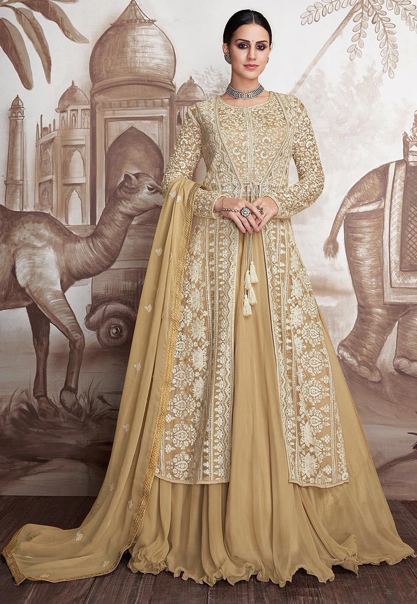 UtsavFashion's tweet photo. Want to melt into earthy tones then turn up the volume on our silhouettes!
Shop: https://t.co/pNxLYVIadl
#muted #beige #earthy #neutrals #ivory #brown #mauve #subtle #offwhite #olive #grey #dusky #abaya #flare #modernyetrooted #indianfashion #ethnicwear #applique #threadwork https://t.co/e81UmyvIAV