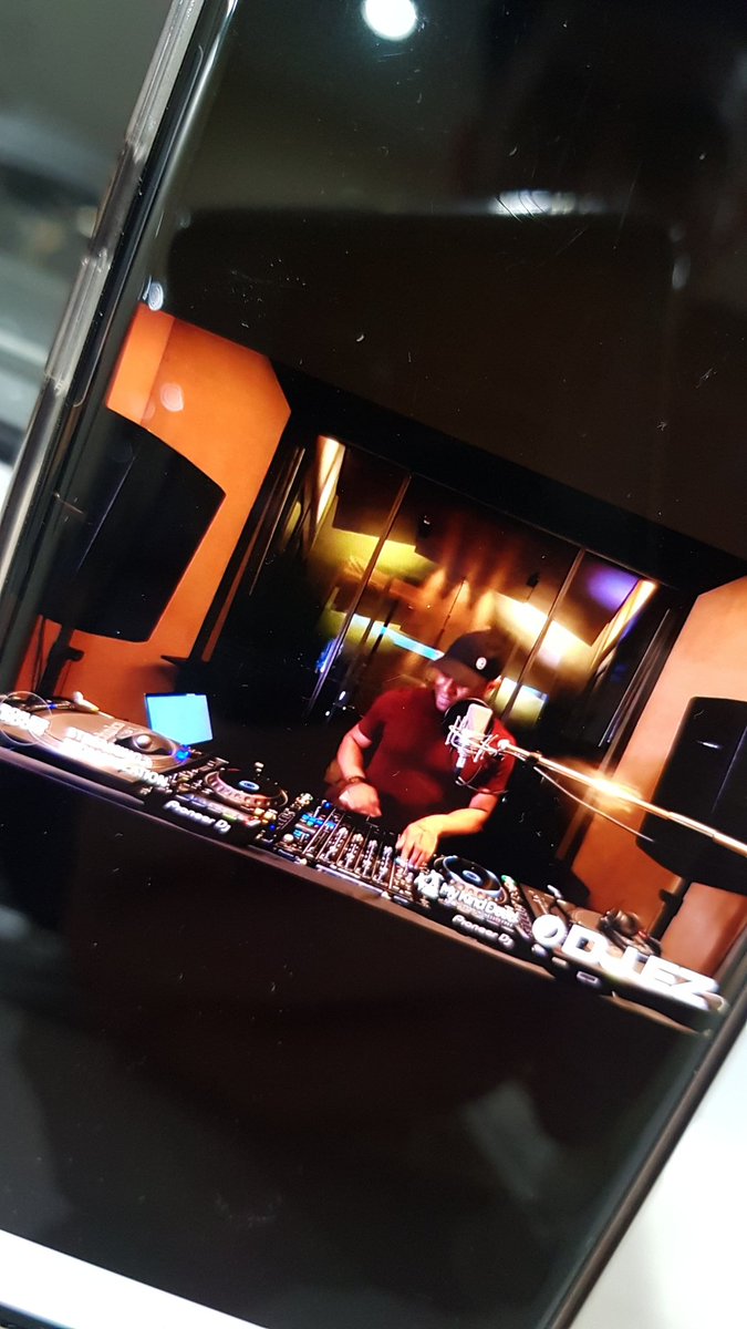 Loving the 24hr DJEZ set
#StayHomeWithDJEZ 
#teamdips 
#yourdrummersfavouritedrummer