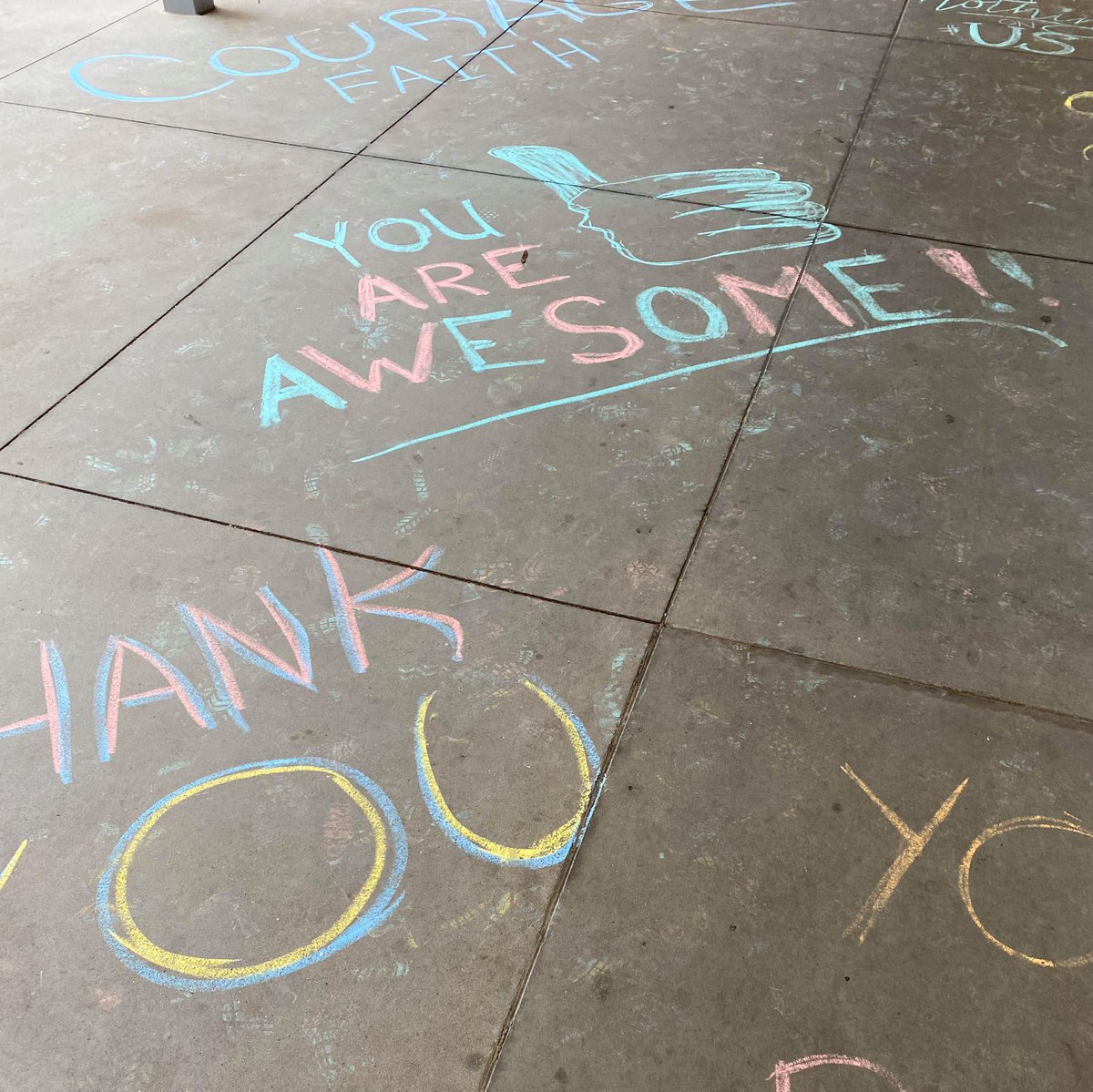 UTSWMedCenter's tweet photo. To our #HealthCare team: Thank you for all you do. Your strength and compassion continue to amaze us. #IAmUTSW #COVID19 #coronavirus https://t.co/KBPoxstvnC