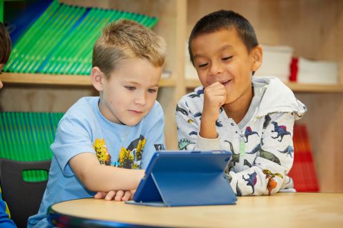 Four tips for creating awesome videos – so you can spend more time teaching! 
→ bit.ly/3cjSfPW

#Educators #EducatorPD