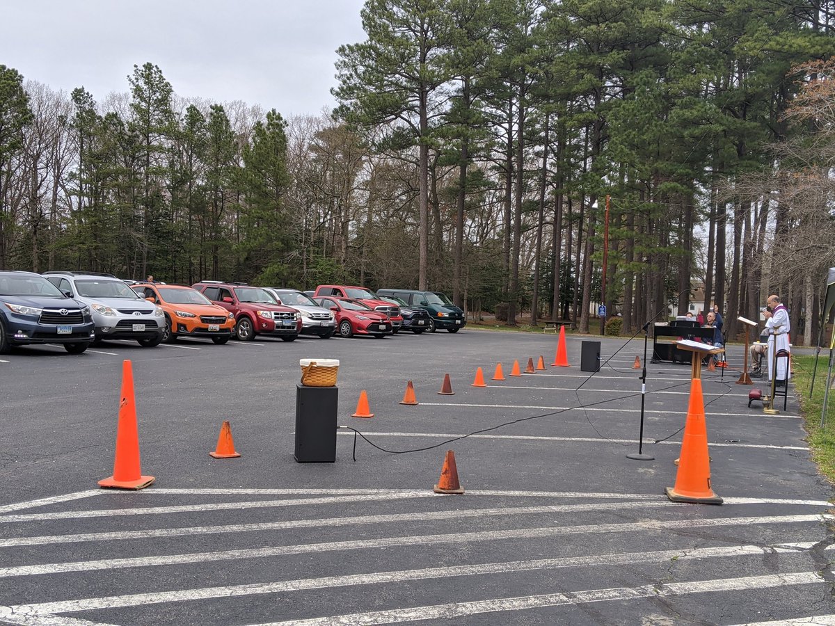 kris10griffith's tweet photo. The @ihmrcc community found a way to continue service while practicing social distancing https://t.co/6UHOJFieI7
