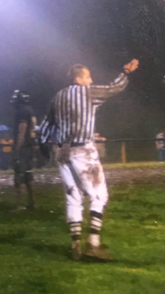 Challenging all idle sports officials out there to Tweet an in action pix
