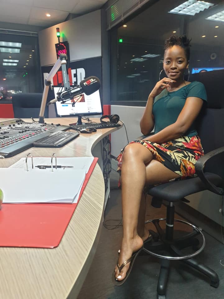 Powerfm987's tweet photo. [ON AIR] : @MpumiMlambo2 is back on the #POWERlounge . She is with you till 2:00 am . #Day2Lockdown #Day2 https://t.co/xBmc7OfChi