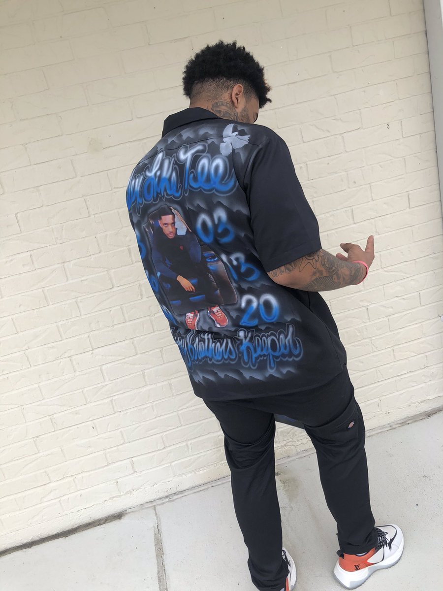 PluggedInCali4's tweet photo. RIP BackEndBaby #FlexLikeTee 💔🙏🏽 https://t.co/nsX3iqRFGB