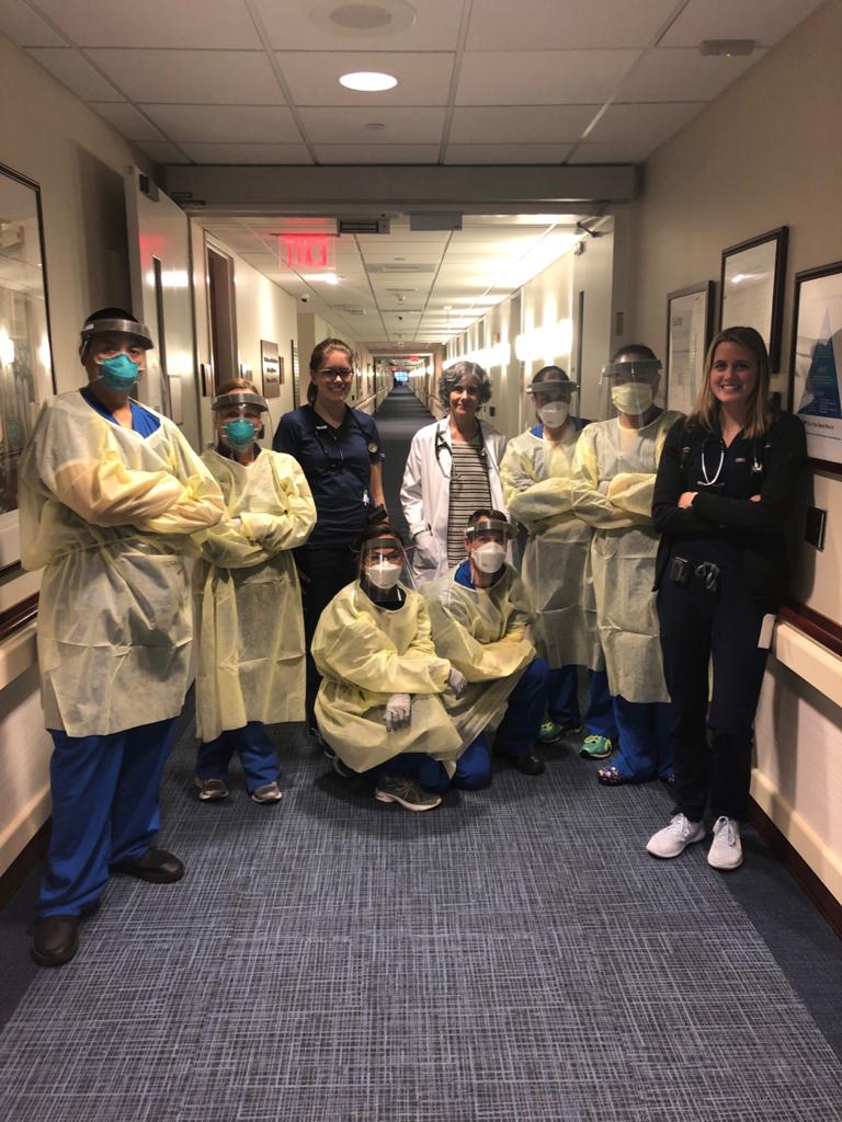 antonioguterres's tweet photo. Health workers worldwide continue providing critical assistance to those affected by the #COVID19 pandemic, often through personal sacrifice.

I'm grateful for their courage, commitment and sacrifice. https://t.co/uwpojHkKUa