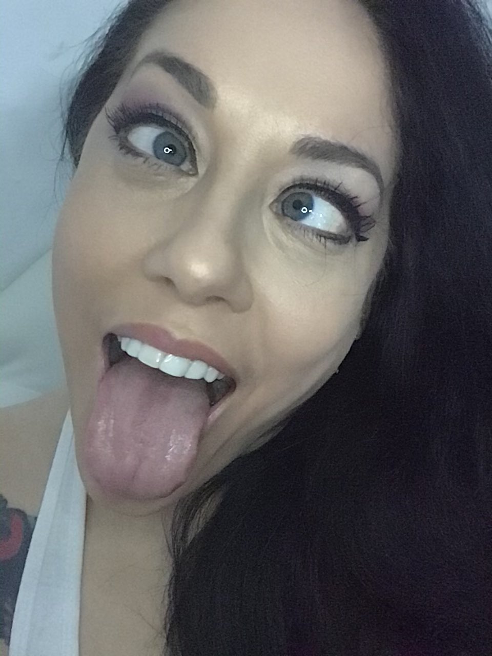 2 pic. Fuck #coronavirus come relax and take your mind off it with me! #QuarantineAndChill free #onlyfans https://t.co/OZPENI1ejZ https://t.co/Jnh9Thkm6Y