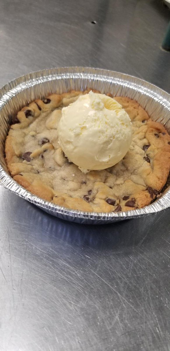 kookycanuck's tweet photo. CURBSIDE PICK UP GETS KOOKY!! #kookycanuck #SaturdayMotivation #SaturdayVibes #deepdishcookie #curbsidepickup #memphis #tennessee https://t.co/piaQYcCT8w