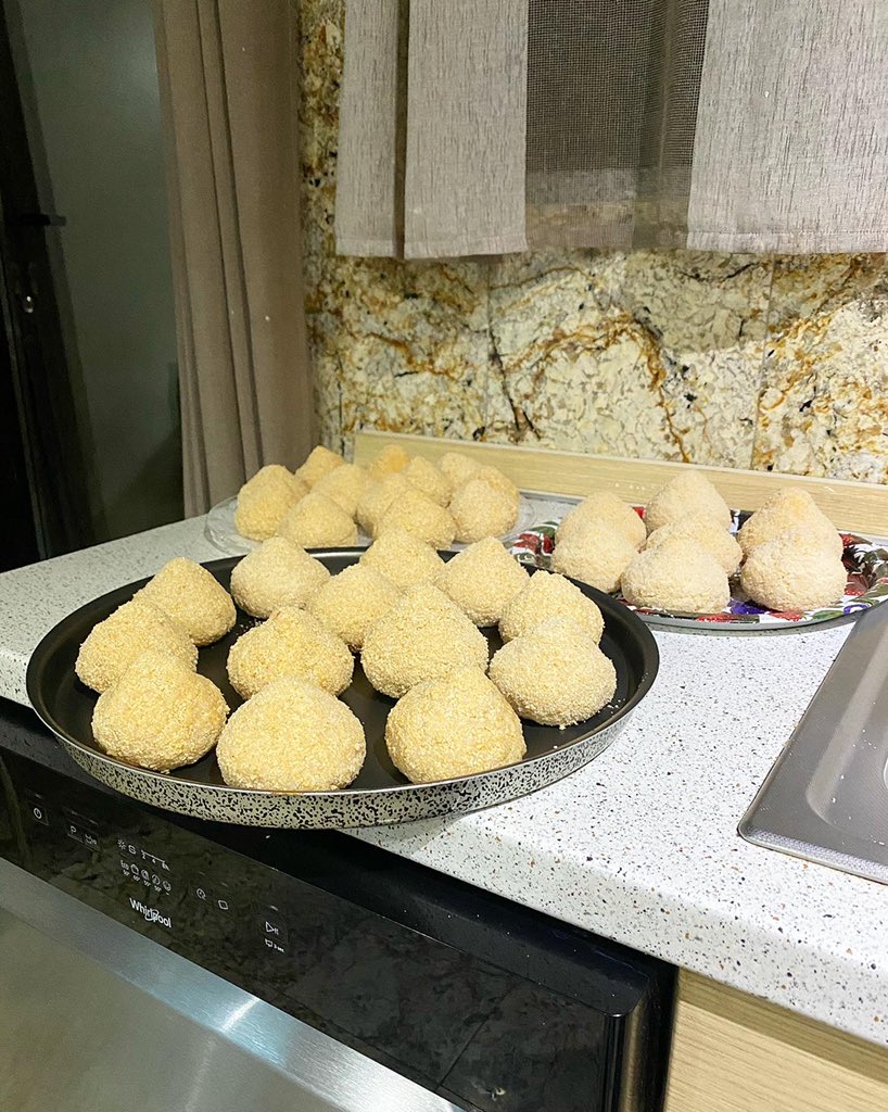 _FoodAddicted's tweet image. 🧡 Arancini 🧡
.
.
.
. 
#foodaddicted #saturday #food #foodie #instafood #cibo #arancini #cucinaitaliana  #italianfood #sicily #mother #healthyfood #homemade #sicilia #foodblogger #foodblog #foodporn #chef #cheftalks #chefoninstagram #italy #italianfood #italian #iorestoacasa