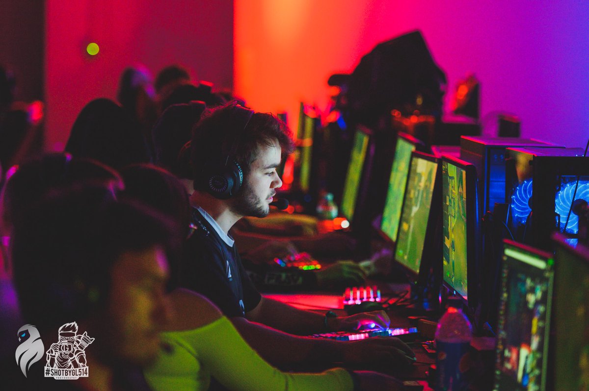 shotbygl514's tweet photo. Management and owners of an org are there to encourage their players during a tournament. Good to see @MIG_Babinski x @MirageSportE hovering around his fortnite players @alien42_ x @migtidav for #lanets2020 @lan_ets https://t.co/D3fYnqhZGp