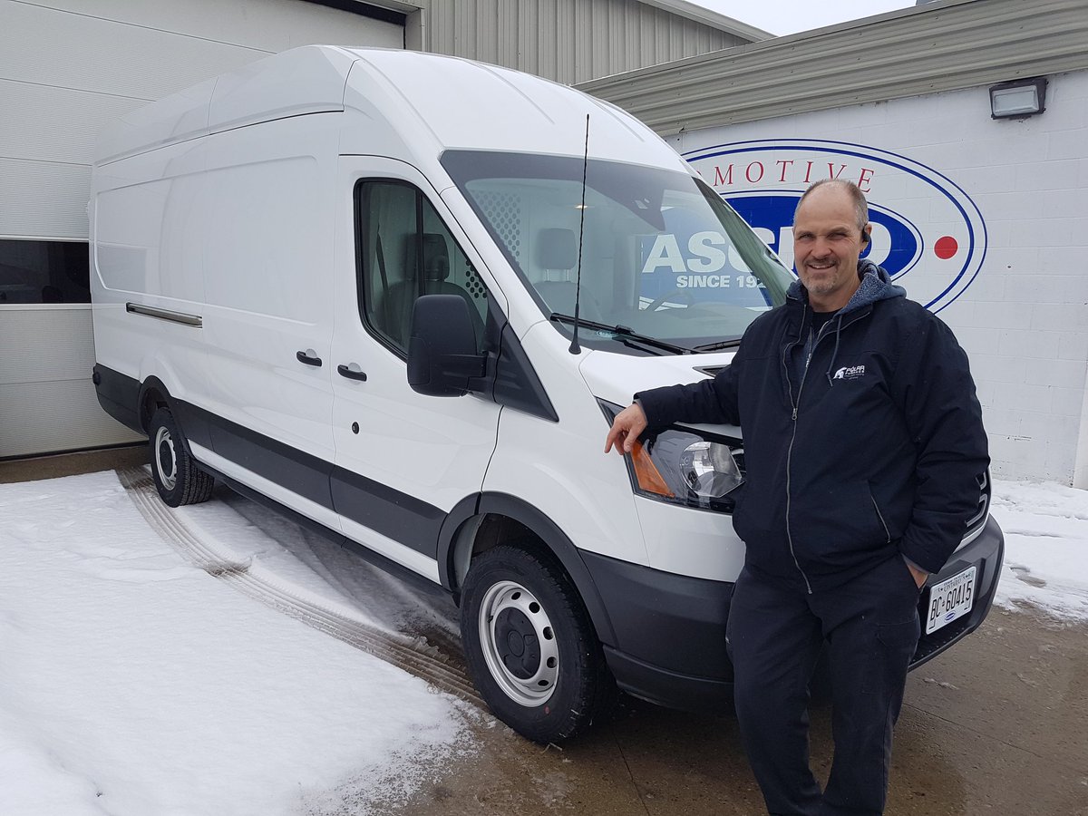 GaschoAuto's tweet photo. Thanks for your patronage Peter, it is a pleasure working with you and Priority Mechanical.  This 2019 Ford Transit 250 Hi Roof Extended is sure to be a great addition to your fleet.  #kwawesome https://t.co/CQnmKwkXh8