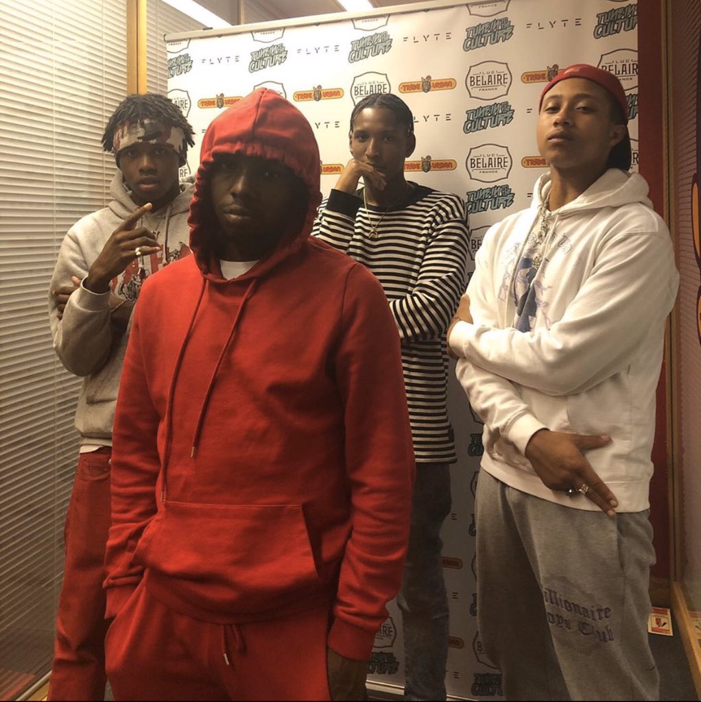 CashCorp_'s tweet photo. @Realzonline was our previous guest on CSH UNDERGROUNDZ!!🔋👾🔋👾
We talked about the evolution of Grime &amp; UK Rap from the early 2000s to today.#CshCorp https://t.co/P5UmHoTkNA