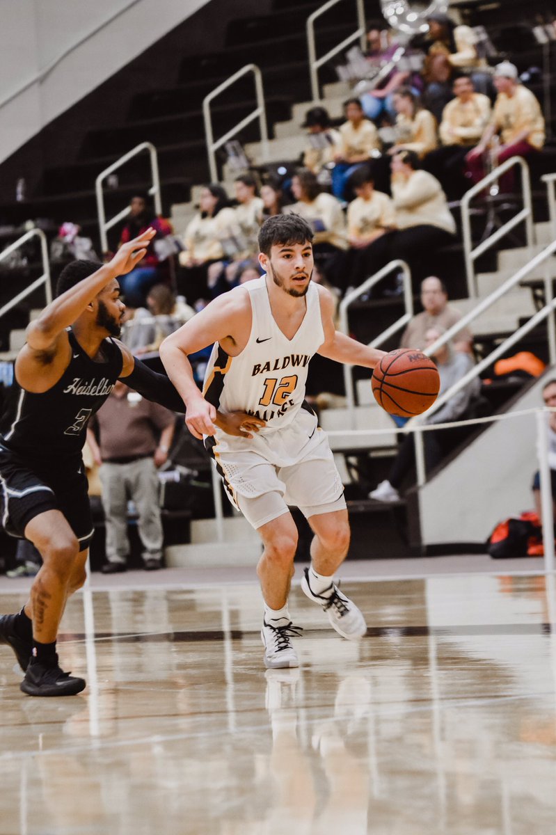BW_mbasketball's tweet photo. It’s Day 6 of 𝕐𝕠𝕦𝕟𝕘 𝕁𝕒𝕔𝕜𝕖𝕥𝕤. From his Mentor days to now @ShaneZalba 🏀
#JacketsHoops | #JoshStrong | #d3hoops https://t.co/QEpx91rIGq