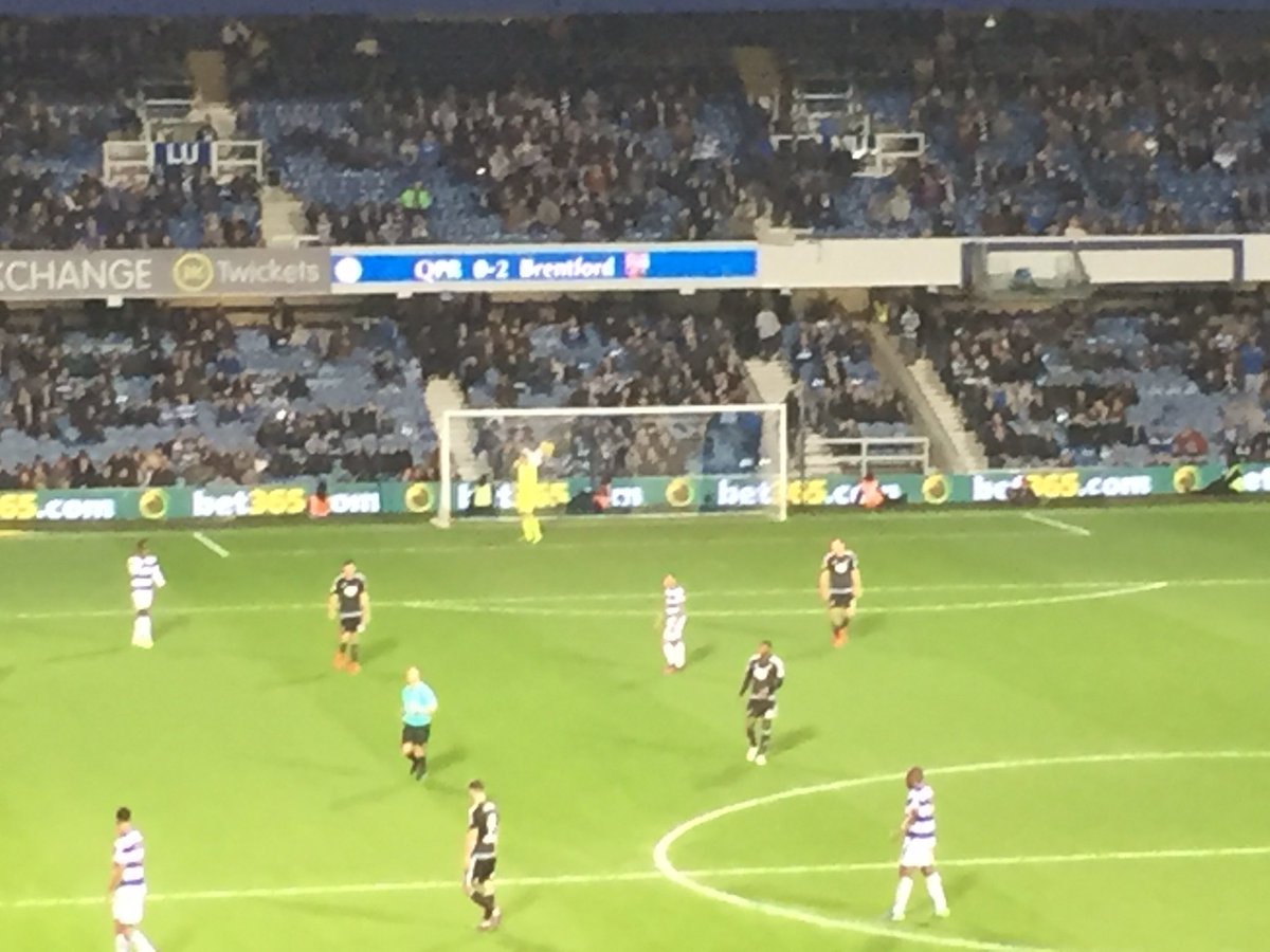 jplvarney's tweet photo. If you are a football person please join the challenge of posting a football photo. Just one picture, no description. Please copy the text in your status, post a picture and look at some great memories/pictures. #BrentfordFC https://t.co/BmfdrNISkJ