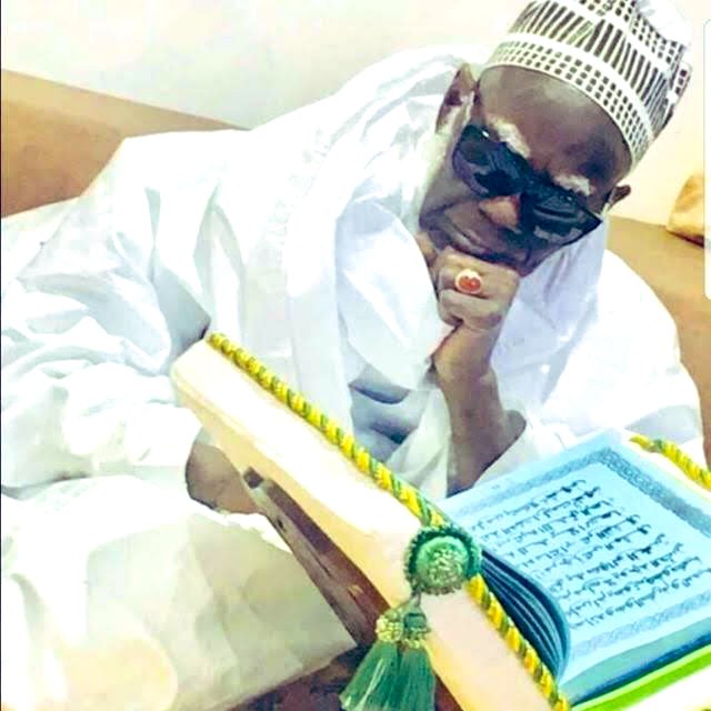 Maam_Habib's tweet photo. ...#Repentez vous le plus vite possible si vous avez #péché. #Calmez vous quand vous etes en #colère. #Conformez vous aux bonnes #qualités. #Méfiez vous toujours de l’#hypocrisie.#Soyez calme en tout #temps. #Filez vers #Dieu. ...
Extrait : 📖 #QASIDAAXIRUZAMAN https://t.co/XIYx8M4YHU