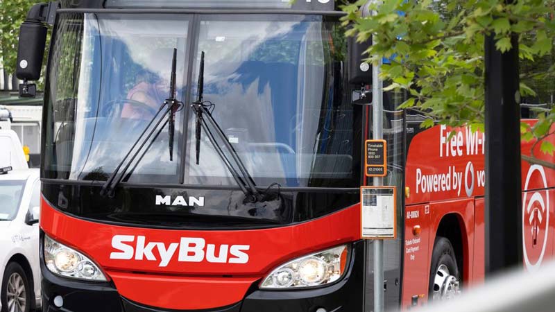 EmobilityI's tweet photo. Adelaide Airport buses first fleet to go 100% electric with SkyBus https://t.co/dWI7BK3pBf #emobilityinfo https://t.co/H3zX9mFJMI