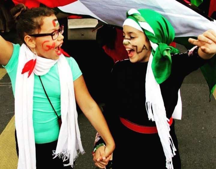 Dimaakramm's tweet photo. Me as a 9 year old.⬇️
Today 19 years old and still fighting for the stolen land. Huh, And they say "the young will forget". :)
#حق_العودة 
#therighttoreturn 
#PalestineLandDay 
@PalLandDay https://t.co/Oj96N4PKEJ