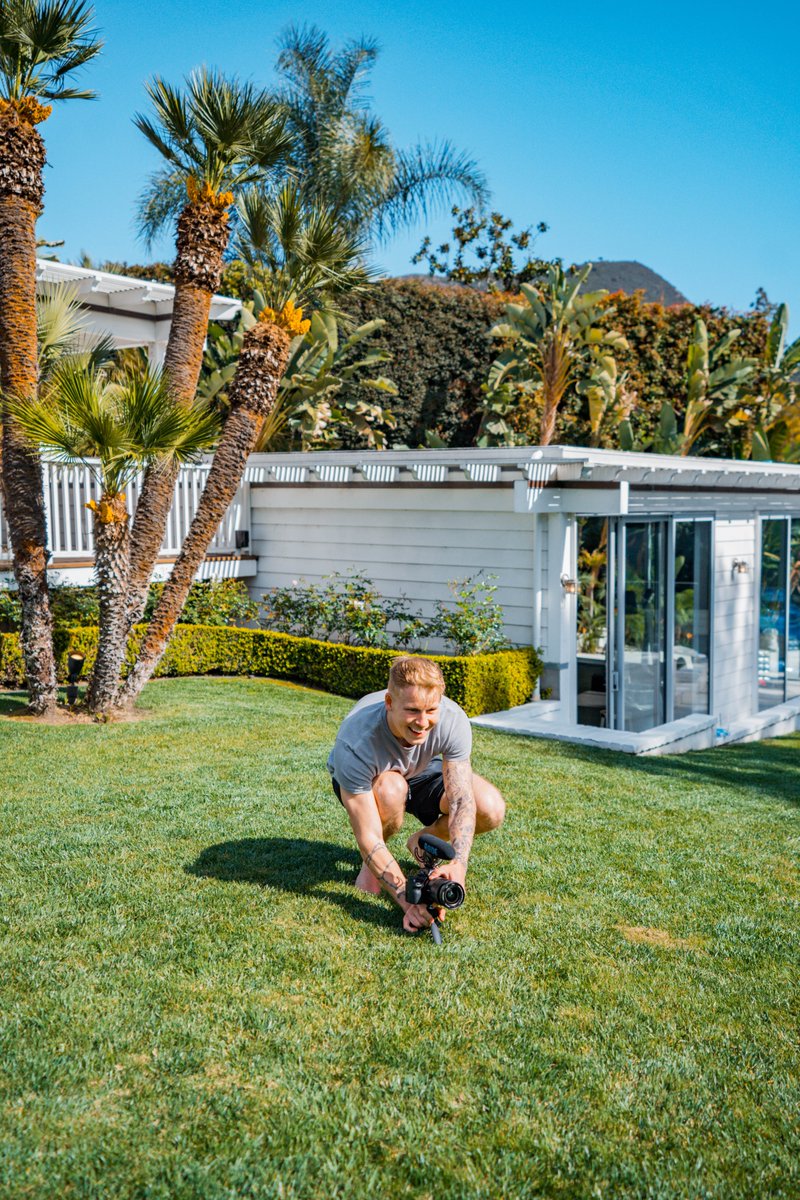 FaZeClan's tweet photo. At Home Living ☀️ https://t.co/7DnQR8oUgT