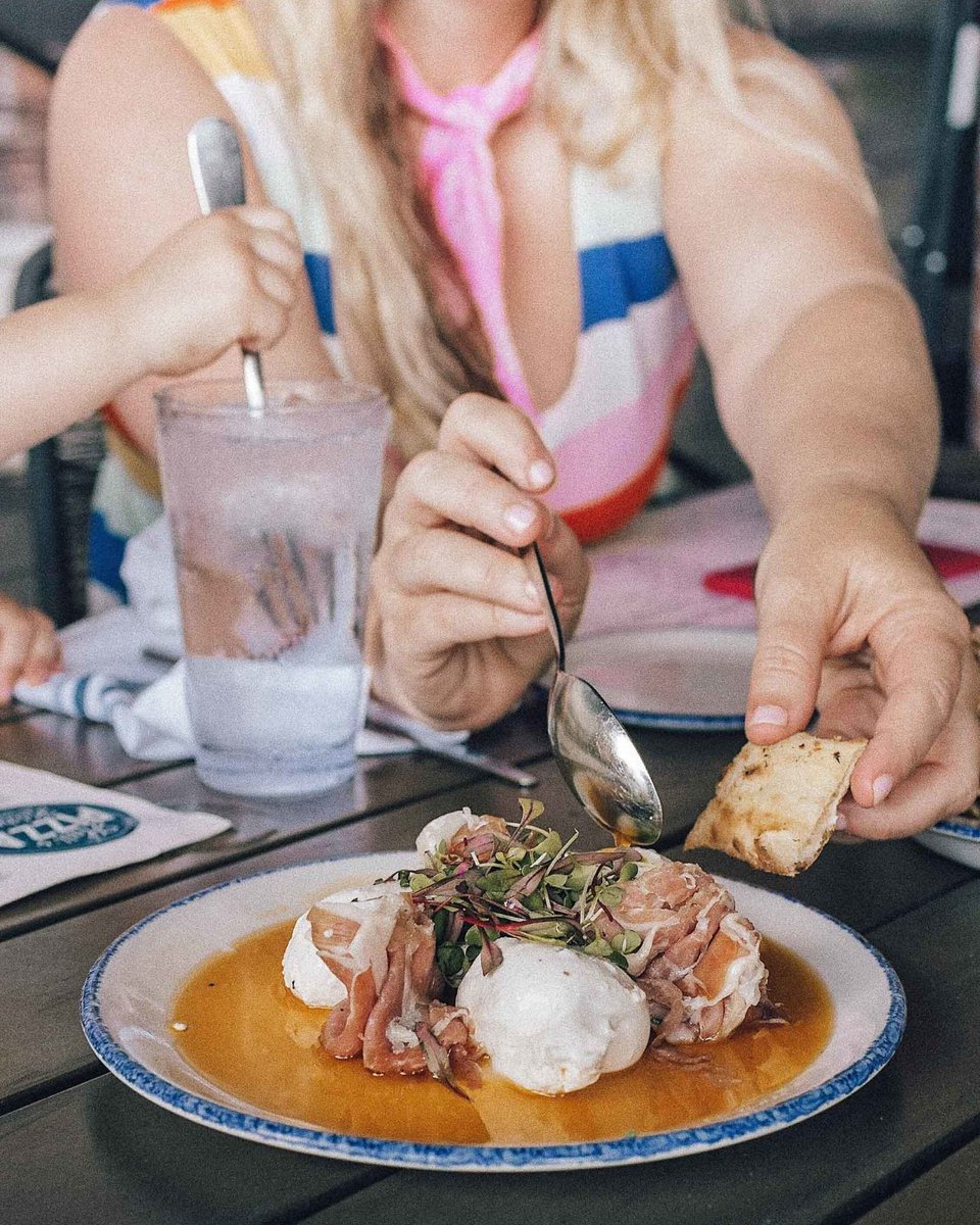 TheHallsPizza's tweet photo. Your favorite starter... in the comfort of your own living room. 

ORDER the Quinn's Burrata for dinner tonight &amp; pick it up CURBSIDE or have it DELIVERED.

Hop on over to the link in our profile (https://t.co/yiK9zRtwKI) to order your dinner! https://t.co/KPKyUffSS5
