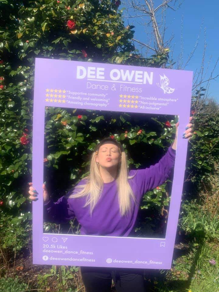 Sending so much love from me to you! Positivity, hope, light, joy, peace, rainbows, butterflies all being sent out. Can’t wait to have your smiling faces filling this frame with me 💕 

Thank you VCM Graphic Design!

#sendingmylove #fitfam #community #friendsthatsweattogether