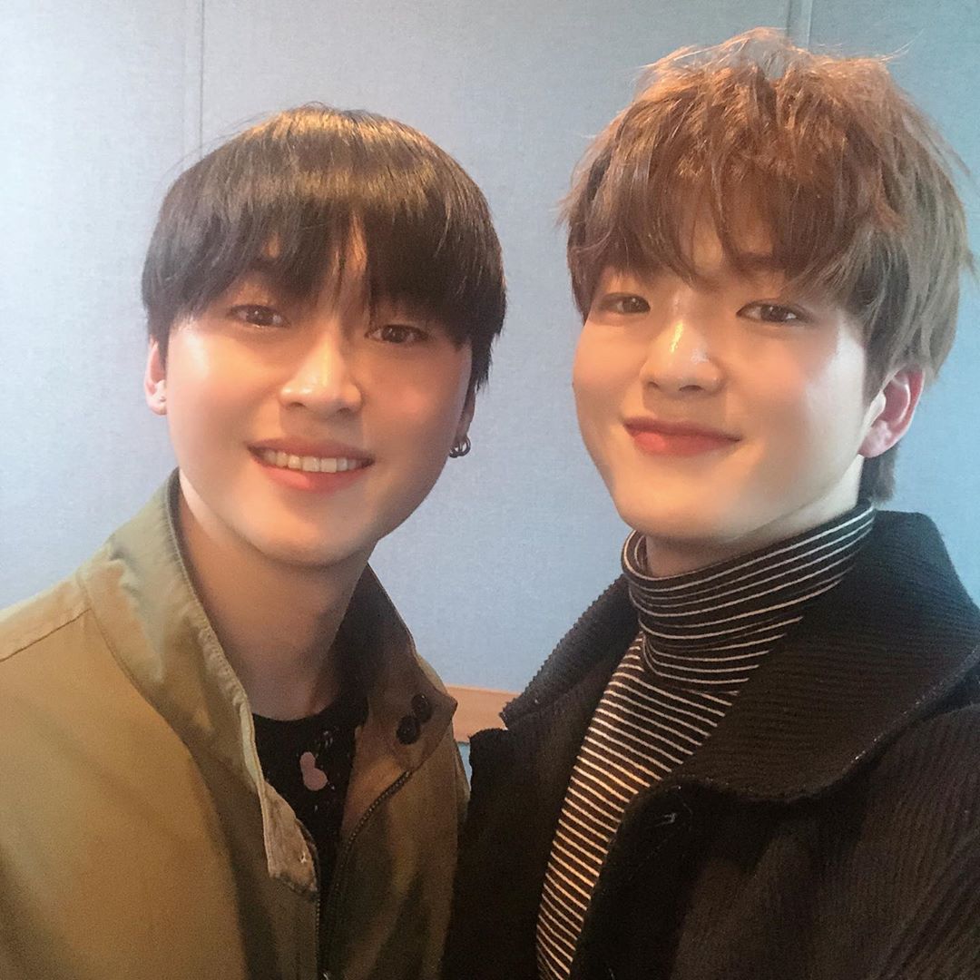 gosuW24's tweet photo. [200319]

#maddox y #howon #hotbeat #thursdaysegment ¿Cuál es tu elección? #mypickis #둘다 
#모두 #좋아요 Todos?

|#W24 #JongGil #Yunsoo #Howon #Aaron #Jiwon #EVERY #W24Ecuador #EveryEcuador #kpoplatinoamerica #Banda #Fanclub #Cilantro #GosuEcuador #Gosusecuador #TeamGosus| https://t.co/49U7A92ehx