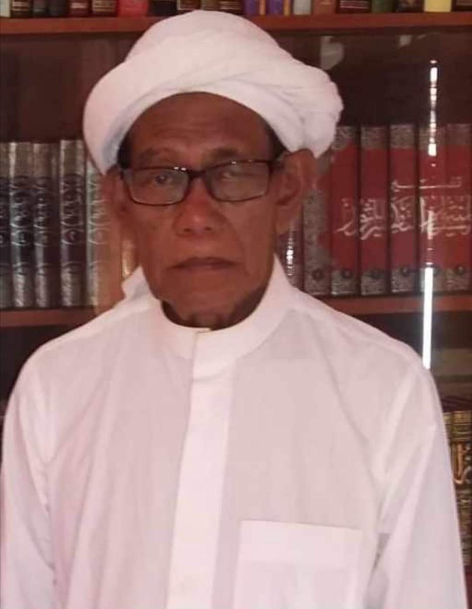 syafiuddidin's tweet photo. _Innalillahi wainnailaihi rojiun_
Telah berpulang ke rahmatullah KH. Sirodj (Pengasuh PonPes Kebun Wangi/Abah Sekretaris PW GP Ansor Jatim - R. Ghufron Siradj)
_*ngereng dhek satejeh sakancaan ngerem Fatihah untuk beliau*_
Semoga Amal Ibadah beliau diterima disisi Allah SWT. https://t.co/RvuYfVwdW4