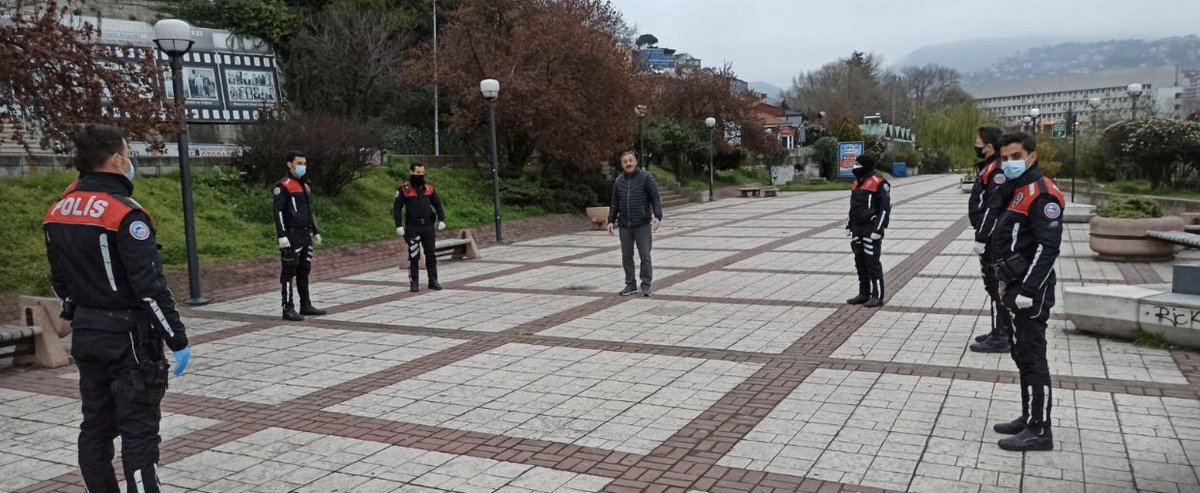 MetinTURANLI's tweet photo. YUNUSLAR da artık 
SOSYAL MESAFEYİ KORUYACAK...
Eğitim say, spor say, ne sayarsan say, gün say; inşallah başaracağız.

Pazar günü Tüm Zonguldak meydanlarında ve Mahallelerde meydanı boş bulan @ZEM155 açık alanlarda UYGULAMALI SOSYAL MESAFE EĞİTİMİ YAPACAK!
En iyisi #HİÇÇİKMA https://t.co/BziovYKFlB