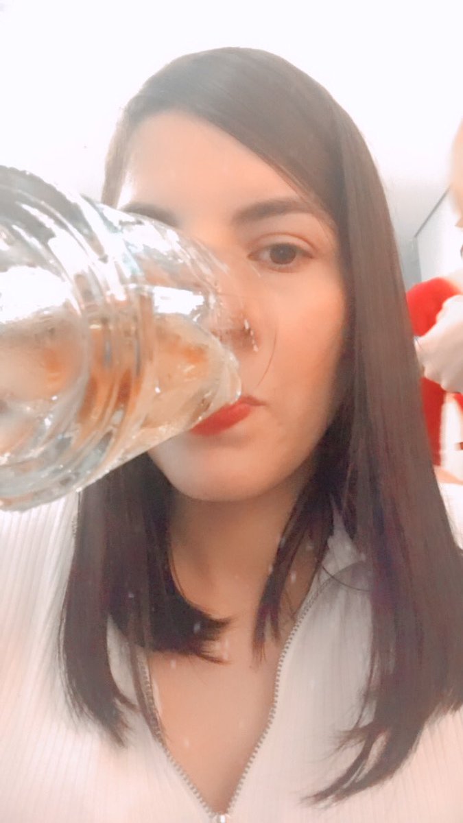 allannacostta's tweet photo. #pingaawards 🍻 saudades do que a gente já viveu https://t.co/ZNOtYtJx97