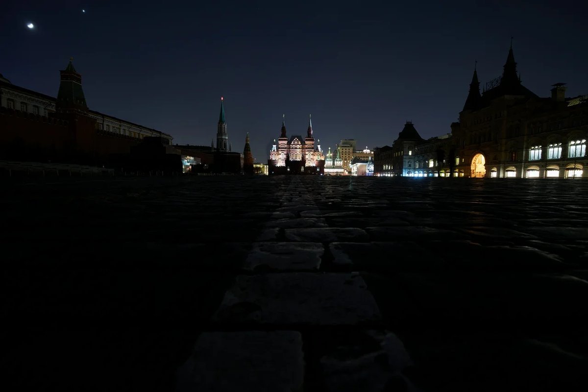 moscowgov's tweet photo. #EarthHour in the Red Square and near it

#Moscow https://t.co/3pCCtyBwce