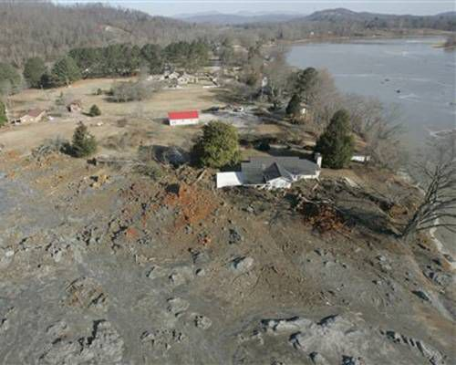helen_nguy's tweet image. Just googled the coal ash spill from 2008😲😲😲 #Lesson10 #GlobalEffects #Pollution #AirPollutants #WaterPollution