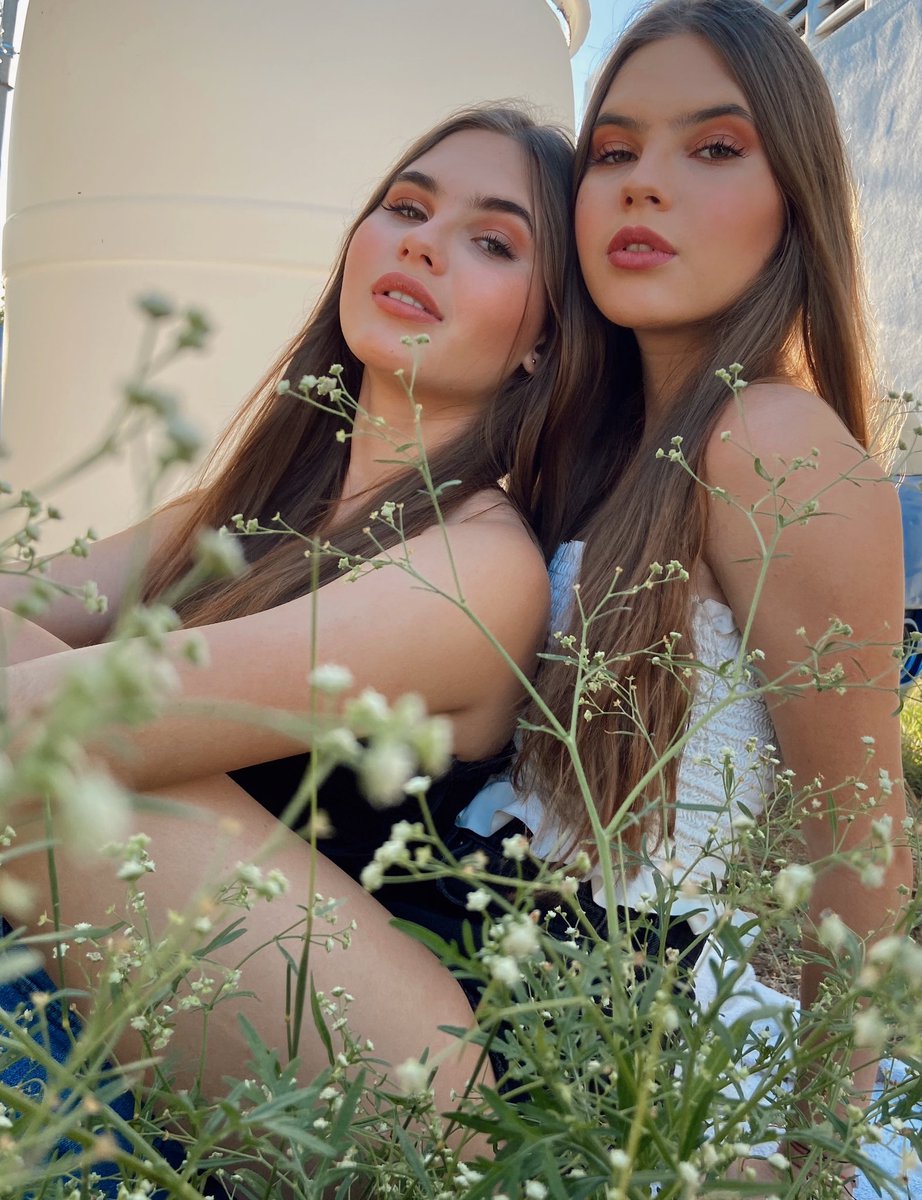 miasanchezz2's tweet photo. My everything♥️✨
#teamo #twins #stayhome #gmodels https://t.co/N7eyPspEer